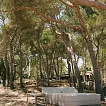 Le Domaine De La - De Dans Un Cadre Enchanteur * イエール