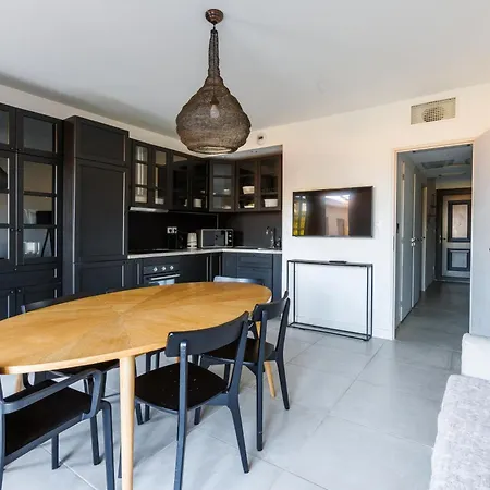 Appartement Le Domaine De La - De Dans Un Cadre Enchanteur Hyères