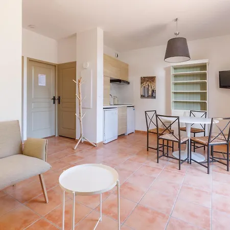 Le Domaine De La - De Dans Un Cadre Enchanteur Appartement *