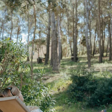 Le Domaine De La - De Dans Un Cadre Enchanteur *