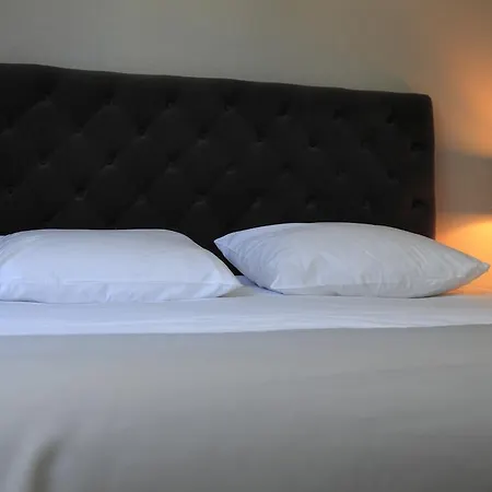 Appartement Domaine De La - Les Pieds Dans L'eau Hyères