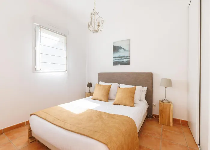 Le Domaine De La - De Dans Un Cadre Enchanteur *