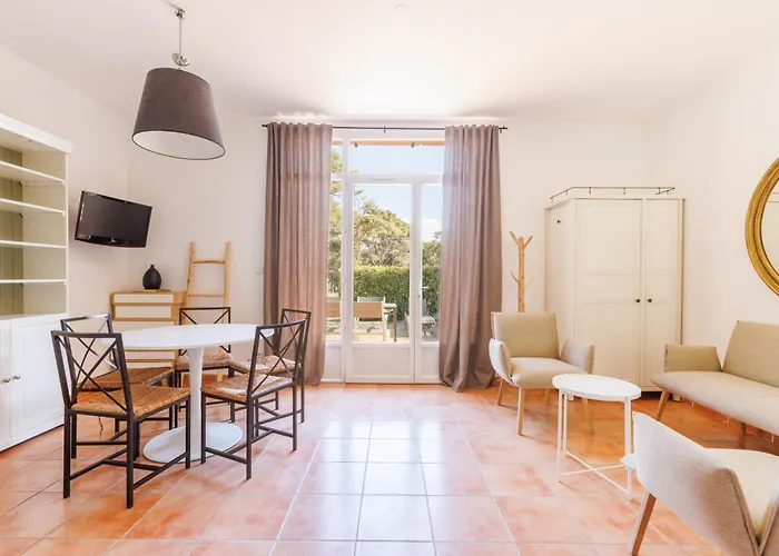 Le Domaine De La - De Dans Un Cadre Enchanteur Hyères