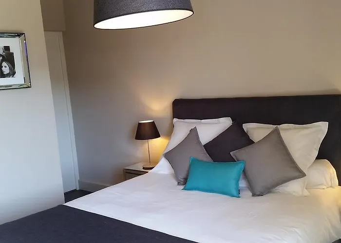 Le Domaine De La - De Dans Un Cadre Enchanteur *