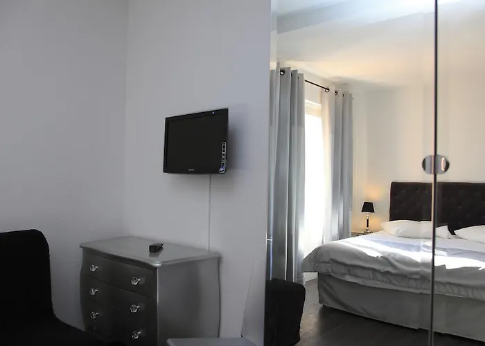 Le Domaine De La - De Dans Un Cadre Enchanteur Hyères