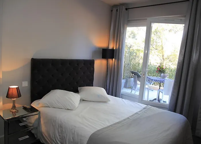 Le Domaine De La - De Dans Un Cadre Enchanteur